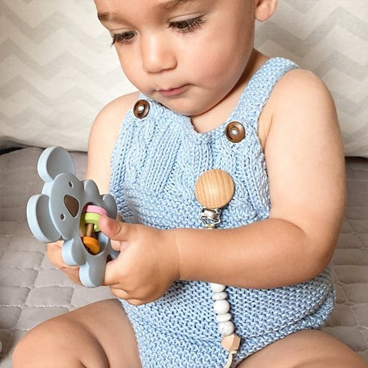 Hochet bébé qui stimul la vue